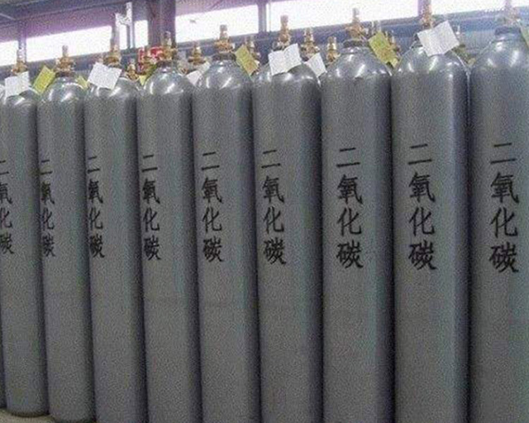 山西永固氣體給您講講，氣瓶使用中應(yīng)該注意的事項